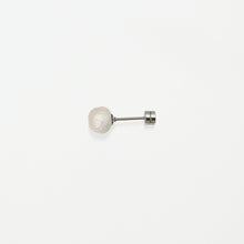 Load image into Gallery viewer, NO SWINGING SINGLE EARRING 1928