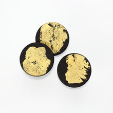 Load image into Gallery viewer, GOLD BROOCH 1924