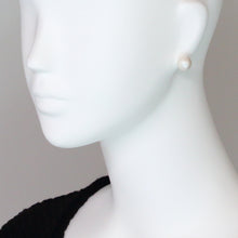 画像をギャラリービューアに読み込む, 片耳飾り 1928