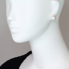 Load image into Gallery viewer, NO SWINGING EARRING 1931