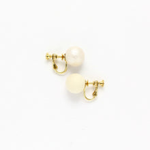 Load image into Gallery viewer, NO SWINGING EARRING 1931