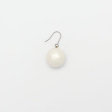 Load image into Gallery viewer, SWINGING SINGLE EARRING 1927
