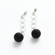Load image into Gallery viewer, ALL BLACK EARRING 1662
